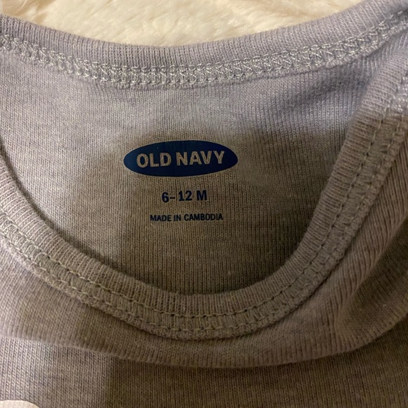 Lot of 4 Old Navy Onesies for Baby - Size 6-12M - Picture 3 of 9